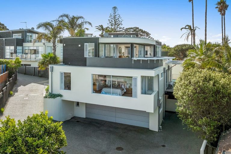 Photo of property in 33a Churchill Road, Murrays Bay, Auckland, 0630