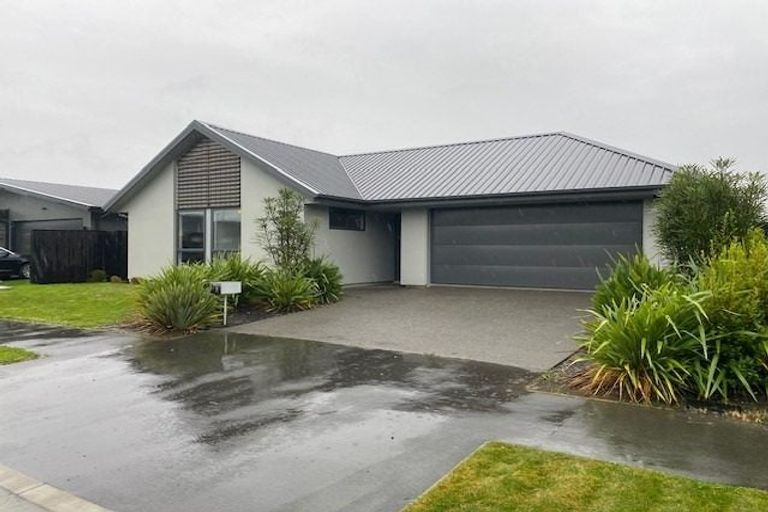 Photo of property in 5 Tussle Grove, Halswell, Christchurch, 8025