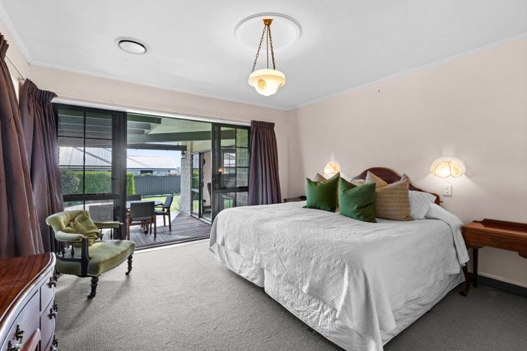 Photo of property in 128 Brookvale Road, Havelock North, 4130