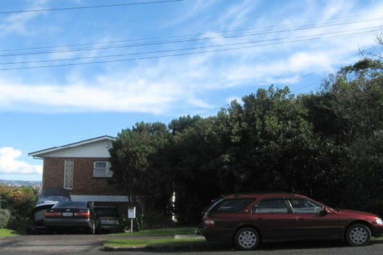 Photo of property in 111 Bradbury Road, Botany Downs, Auckland, 2010