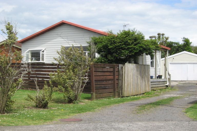Photo of property in 1 Waterfront Road, Mangere Bridge, Auckland, 2022