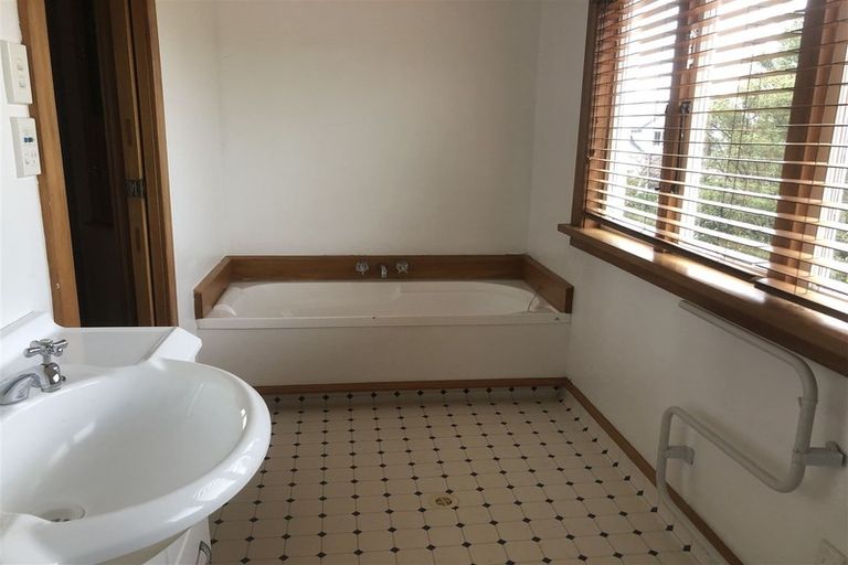 Photo of property in 1 Edward Street, Dannevirke, 4930