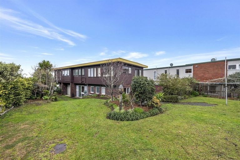Photo of property in 34 Waller Avenue, Bucklands Beach, Auckland, 2012
