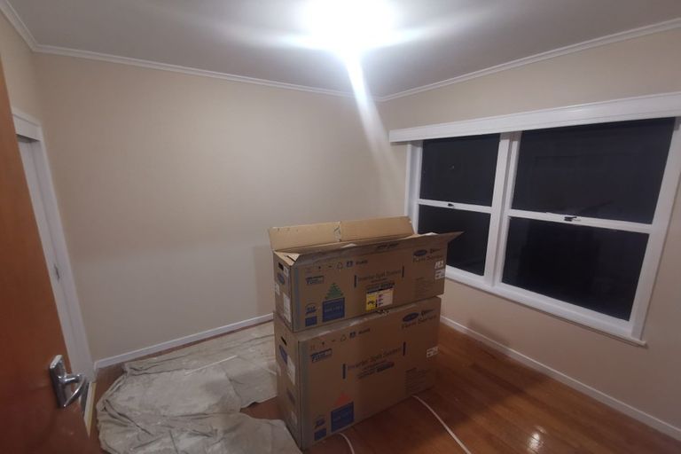 Photo of property in 2/34 Chartwell Avenue, Glenfield, Auckland, 0629