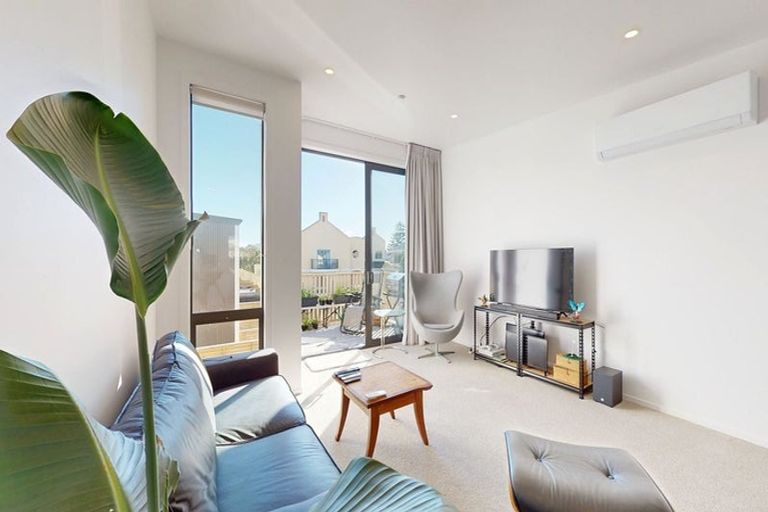 Photo of property in 43 Houhere Street, Paraparaumu, 5032