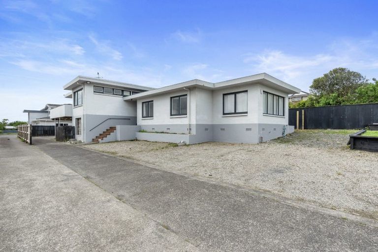 Photo of property in 46 Redoubt Road, Goodwood Heights, Auckland, 2105