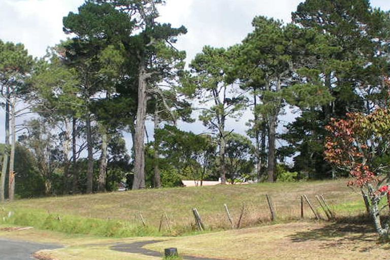 Photo of property in 37 Grenada Avenue, Forrest Hill, Auckland, 0620