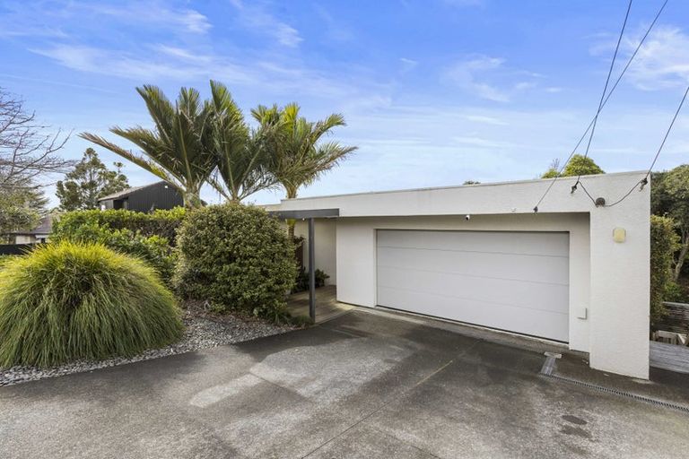 Photo of property in 127 Mellons Bay Road, Mellons Bay, Auckland, 2014