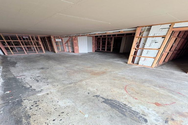 Photo of property in 42 Tiroroa Avenue, Te Atatu South, Auckland, 0610