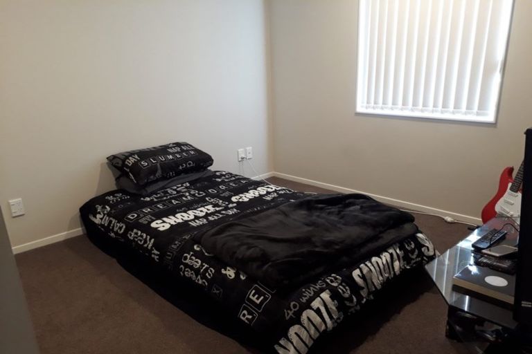 Photo of property in 22 Saddleback Crescent, Papakura, 2110