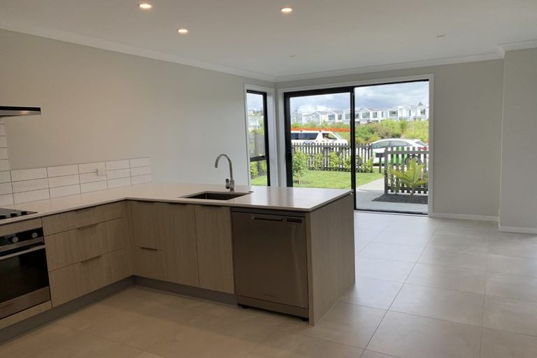 Photo of property in 19 Koura Drive, Red Beach, 0932