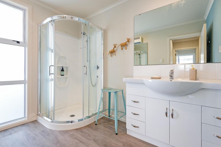 Photo of property in 3 Firth Place, Awapuni, Palmerston North, 4412