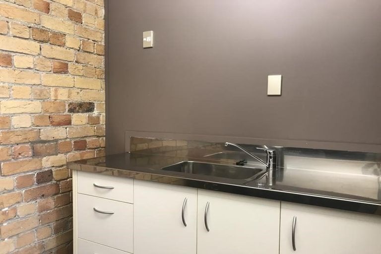 Photo of property in 33 Sale Street, Cockle Bay, Auckland, 2014