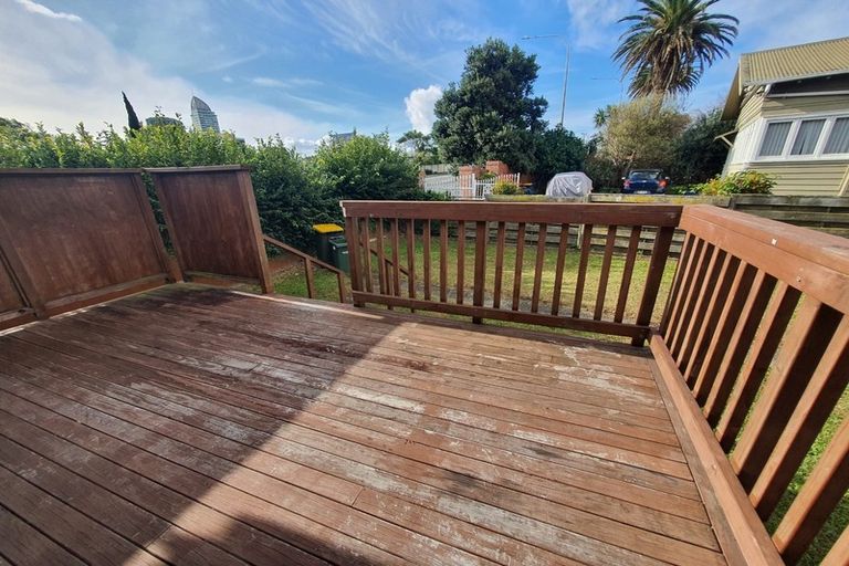 Photo of property in 1/28 Esmonde Road, Takapuna, Auckland, 0622