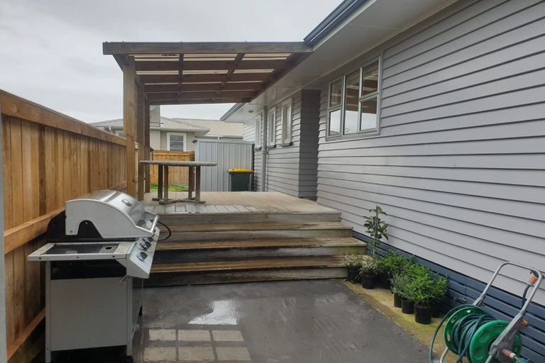 Photo of property in 8 Truby King Street, Merrilands, New Plymouth, 4312