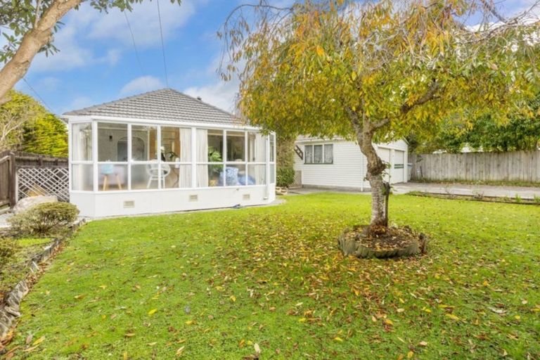 Photo of property in 5 Pokaka Street, Birchville, Upper Hutt, 5018