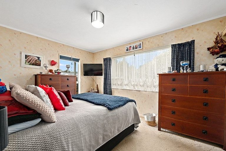 Photo of property in 22 Memphis Grove, Totara Park, Upper Hutt, 5018