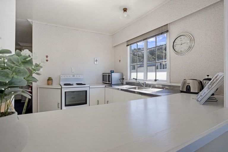 Photo of property in 32 The Terrace, Waihi Beach, 3611