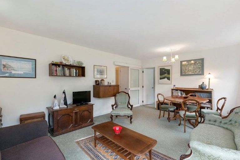 Photo of property in Mansfield Towers, 1 Grant Road, Thorndon, Wellington, 6011