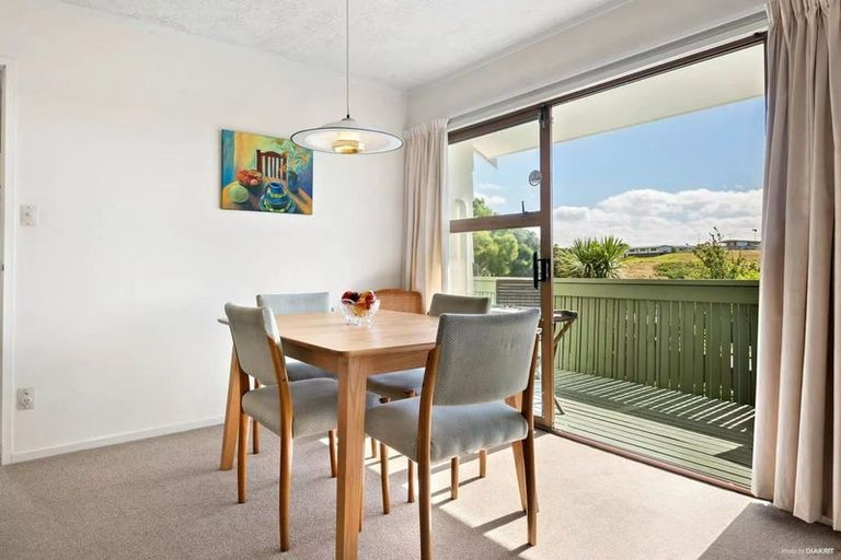 Photo of property in 1/94 John Downs Drive, Browns Bay, Auckland, 0630