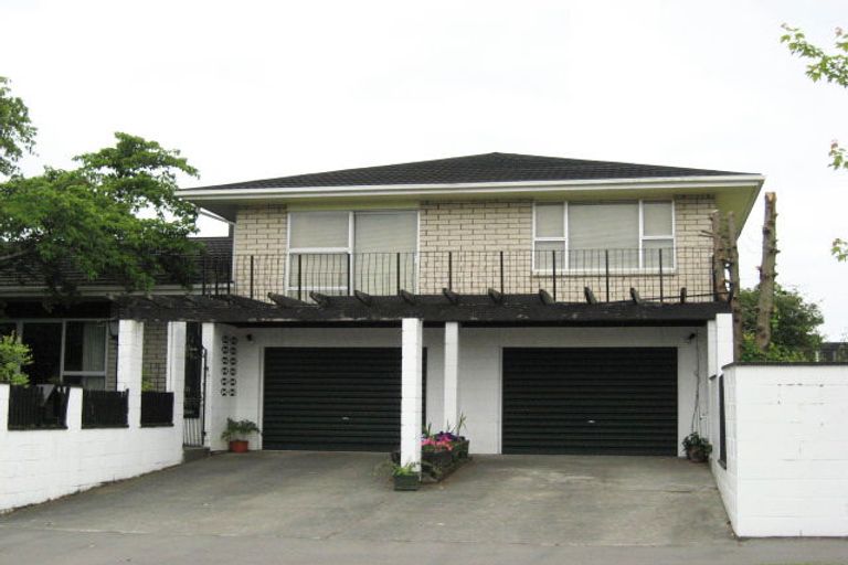 Photo of property in 1 Banff Place, Avonhead, Christchurch, 8042