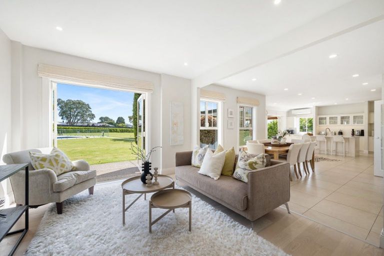 Photo of property in 287 Clifton Road, Whitford, Howick, 2571