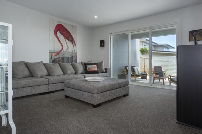 Photo of property in 76 Endeavour Drive, Whitby, Porirua, 5024
