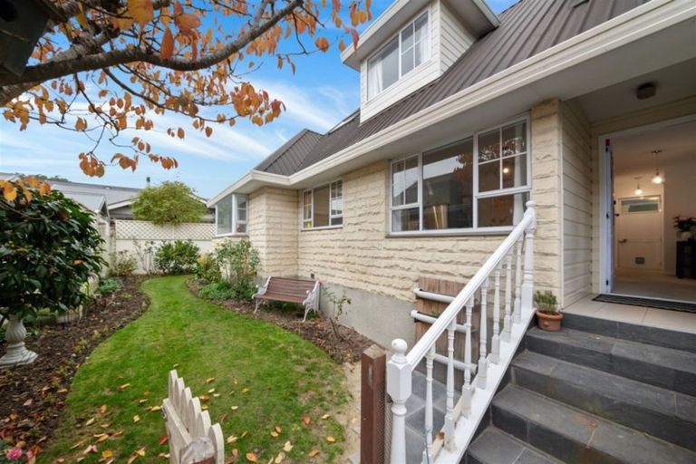 Photo of property in 2/2 Valley Road, Cashmere, Christchurch, 8022