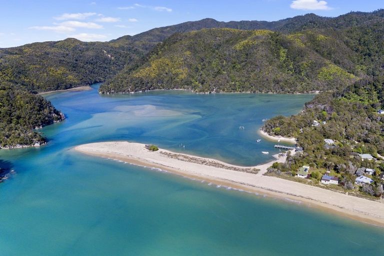 Photo of property in 4 Lagoon Street, Torrent Bay, Takaka, 7183