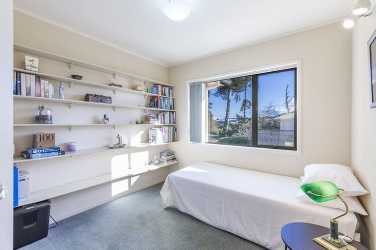 Photo of property in 139 Flanshaw Road, Te Atatu South, Auckland, 0610