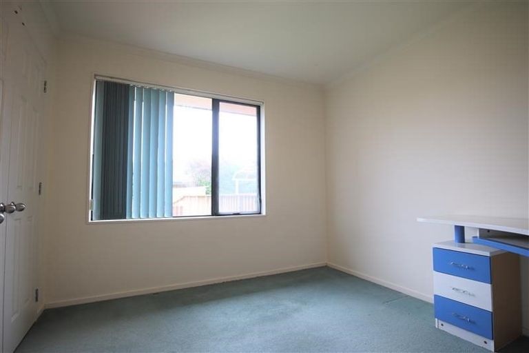 Photo of property in 16 Brittany Drive, Henderson, Auckland, 0612