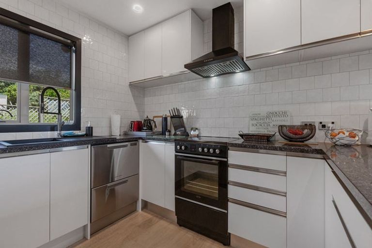 Photo of property in 1 Pohutukawa Drive, Cable Bay, 0420