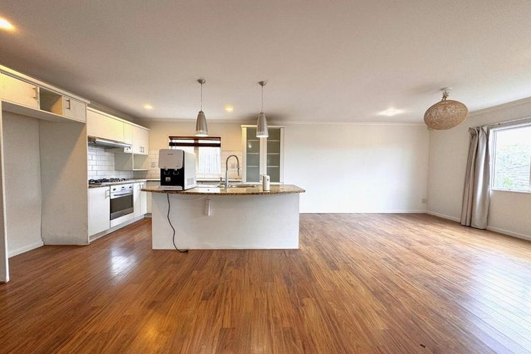 Photo of property in 50 Corricvale Way, Northcross, Auckland, 0630