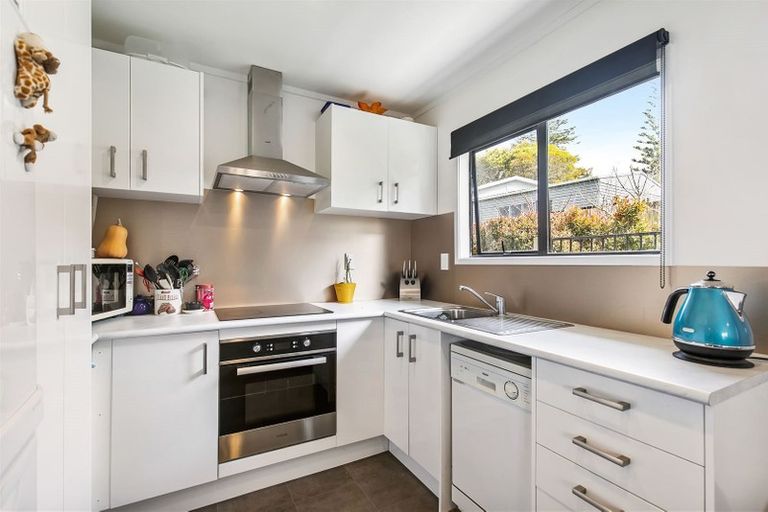 Photo of property in 4 Midgley Road, West Harbour, Auckland, 0618