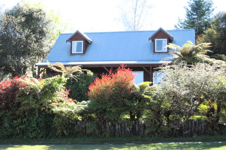 Photo of property in 108 Wakeman Road, Acacia Bay, Taupo, 3330