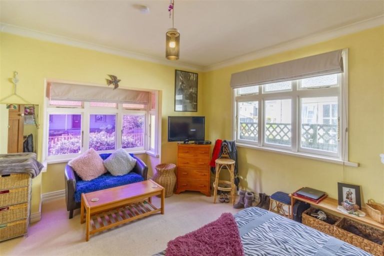 Photo of property in 124 Shakespeare Road, Bluff Hill, Napier, 4110