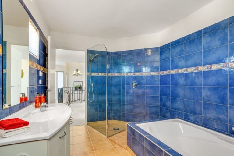 Photo of property in 1/13 Milford Road, Milford, Auckland, 0620