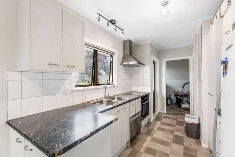 Photo of property in 29 Plumley Crescent, Mangere, Auckland, 2022