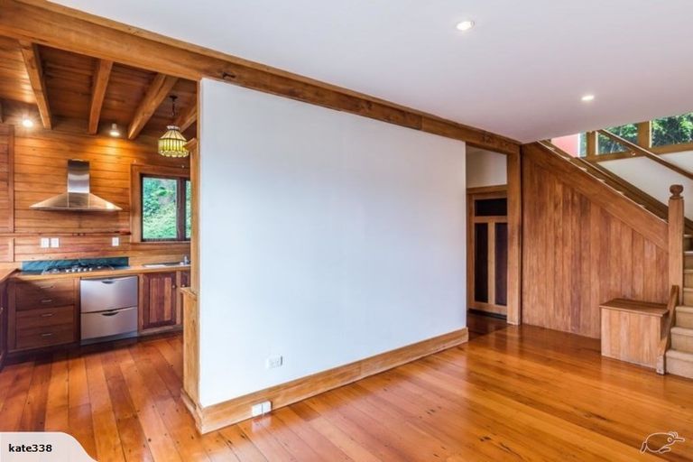 Photo of property in 2/158 Breaker Bay Road, Breaker Bay, Wellington, 6022