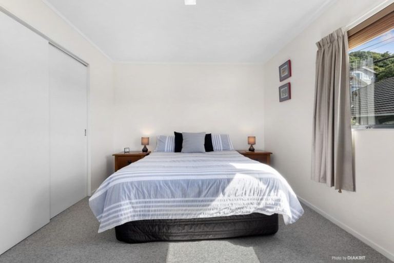 Photo of property in 136 Queens Drive, Lyall Bay, Wellington, 6022