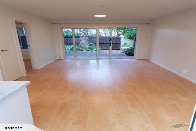 Photo of property in 1/72l Kitchener Road, Milford, Auckland, 0620