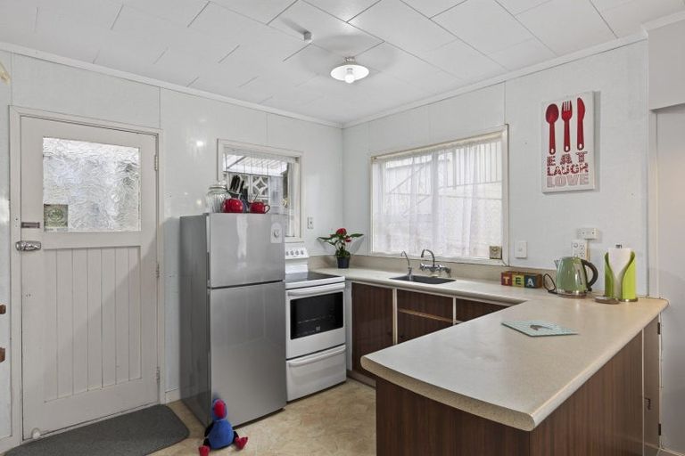 Photo of property in 85 Fulford Street, New Plymouth, 4310