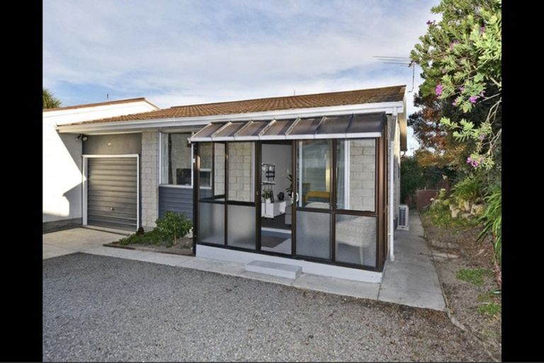 Photo of property in 2/498 Linwood Avenue, Woolston, Christchurch, 8062
