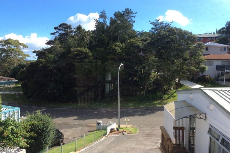 Photo of property in 17 Sapphire Place, Bayview, Auckland, 0629