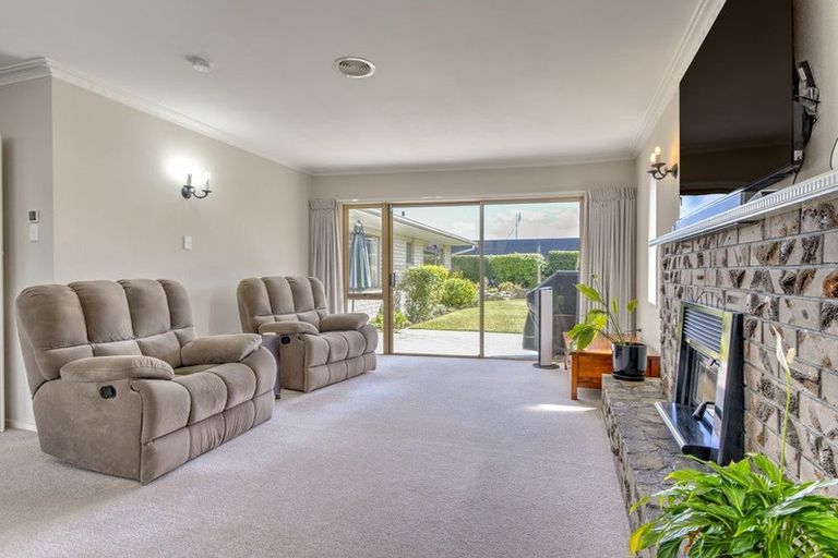 Photo of property in 57 Chedworth Avenue, Chedworth, Hamilton, 3210