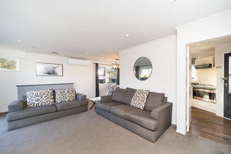 Photo of property in 22 Rhodes Drive, Kelvin Grove, Palmerston North, 4414
