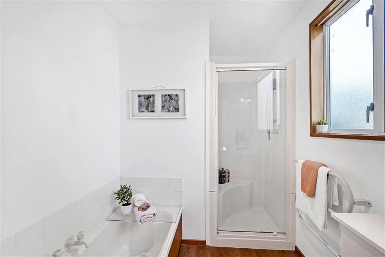 Photo of property in 100a Withells Road, Avonhead, Christchurch, 8042