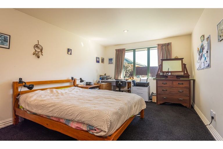 Photo of property in 5 Tulip Lane, Spreydon, Christchurch, 8024