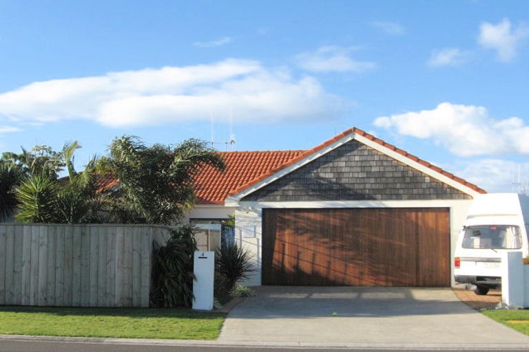Photo of property in 4 Aldermen Avenue, Papamoa Beach, Papamoa, 3118