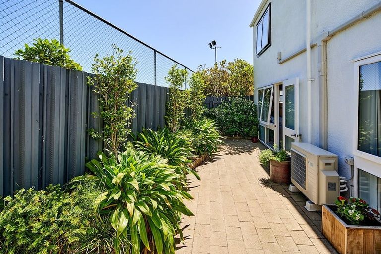 Photo of property in 7/354 Muritai Road, Eastbourne, Lower Hutt, 5013